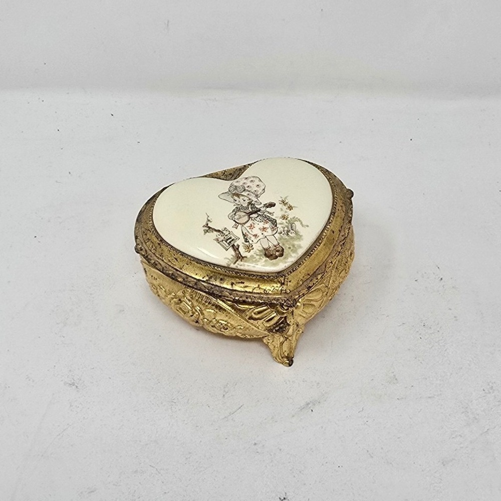 Vtg brass hinged jewelry box ceramic top velvet‎ Victorian Japan Holly Hobbie